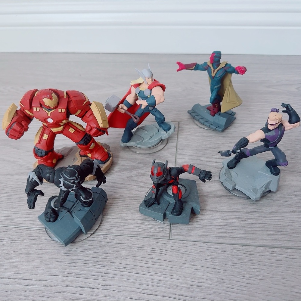 6 Marvel Avengers Toys